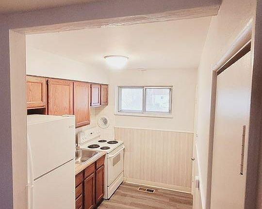 5th image of 210 Carrington Ln #A