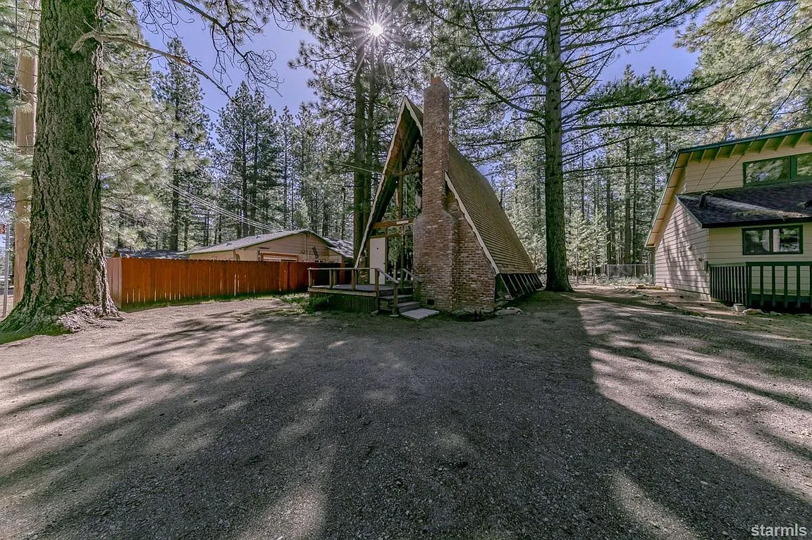 2466 Fountain Ave photo 1