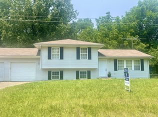 437 Pumpkin Ridge Rd, Dover, TN 37058