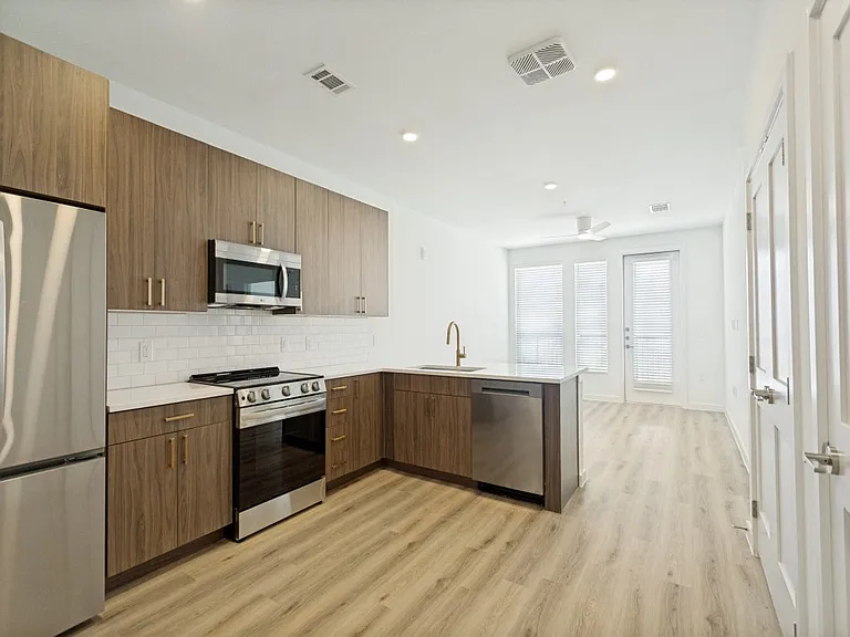 Crestview Heights — Photo 10