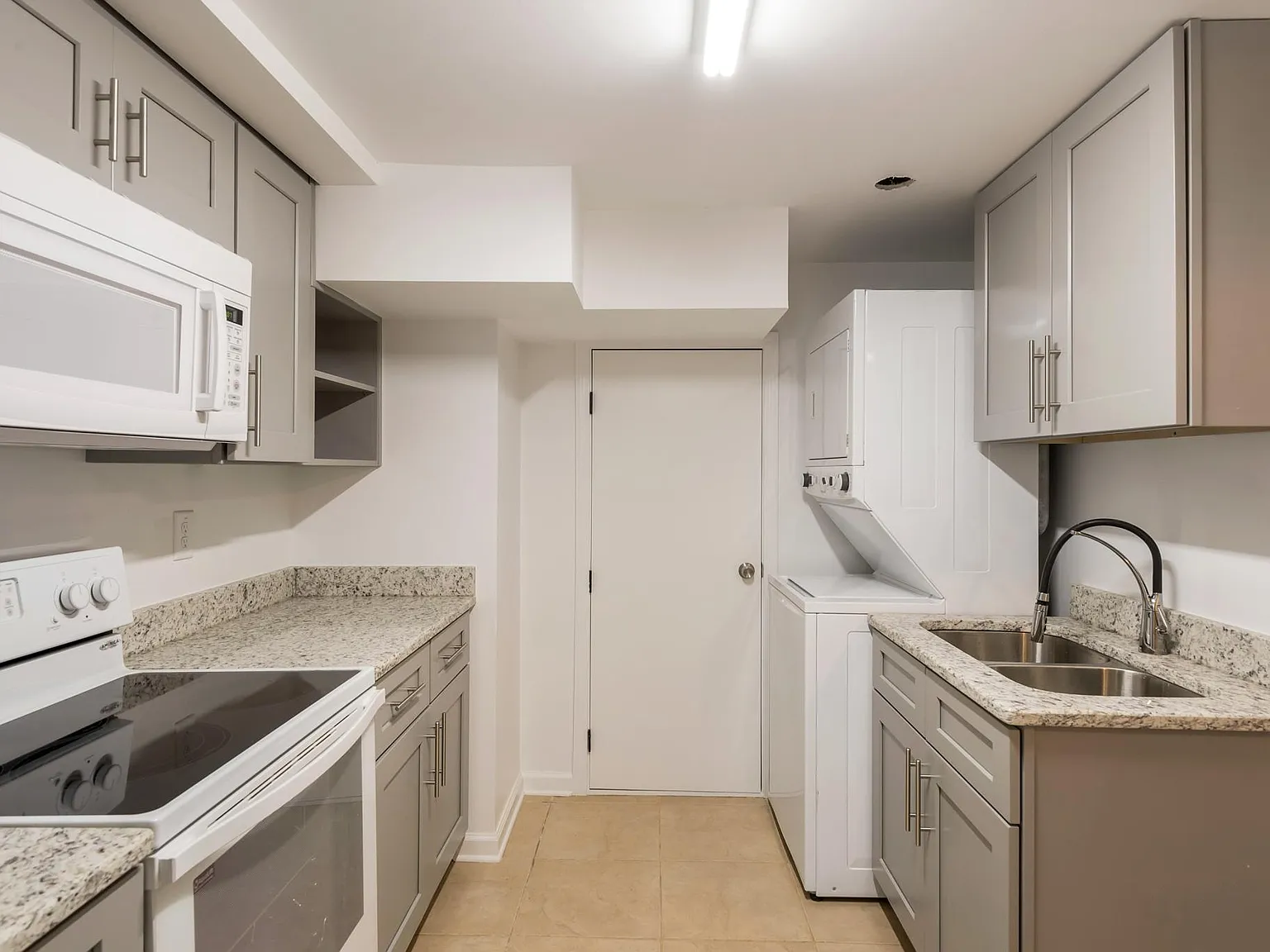 1 bed, 750 sqft, $1,599 — Photo 1