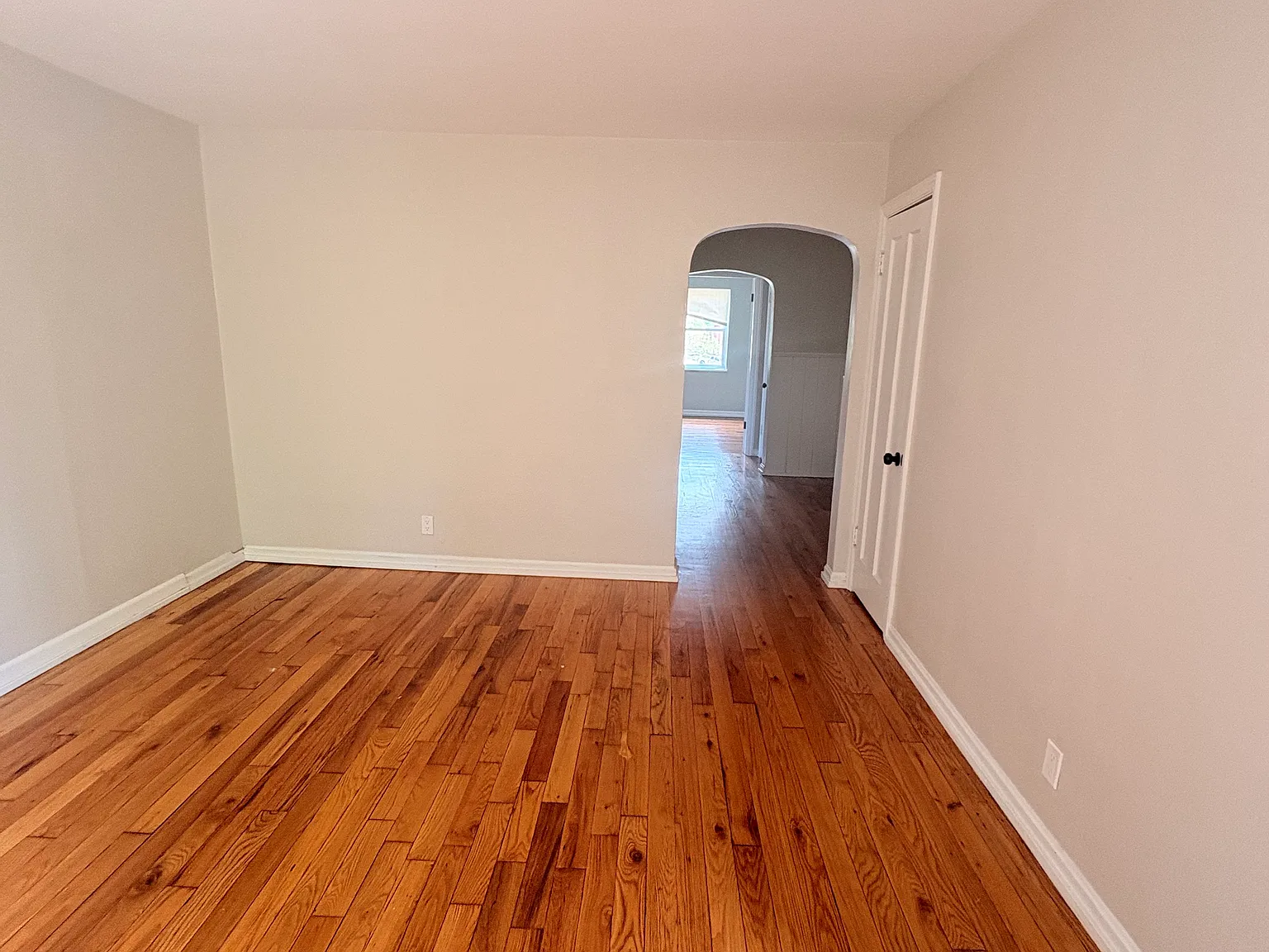 1 bed, 800 sqft, $900 — Photo 2