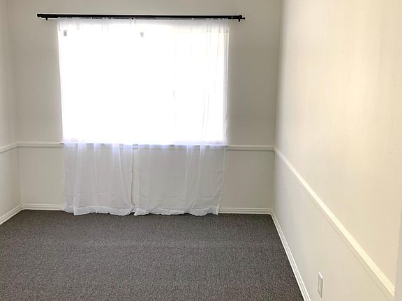 2nd image of 211 San Vicente Blvd #18