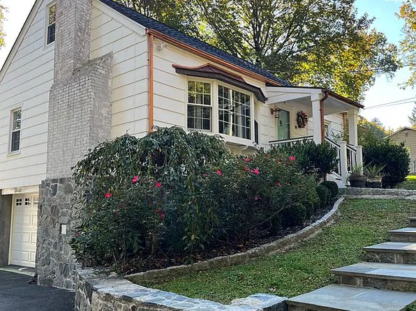 51 Grandview Rd, Fairfield, CT 06825