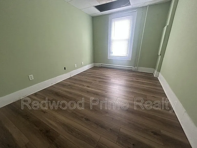908 Main St #202 — Photo 5