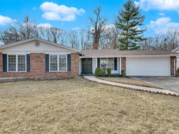 14710 Avocado Ln, Florissant, MO 63034