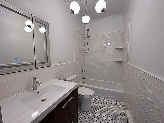 4th image of 135 Smith St APT 1