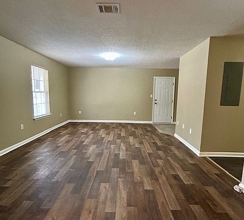 3rd image of 1404 Baymeadows Dr APT A