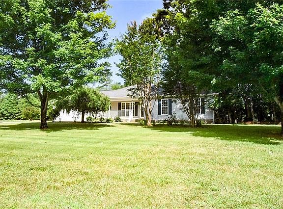 2nd image of 129 Pinkney Ln