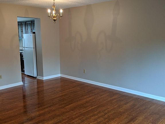 2nd image of 23 Point Of Woods Dr