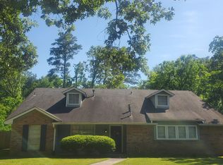 1500 Robinhood Ln, Lufkin, TX 75904