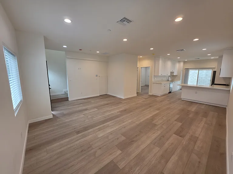 6746 Ben Ave — Photo 6