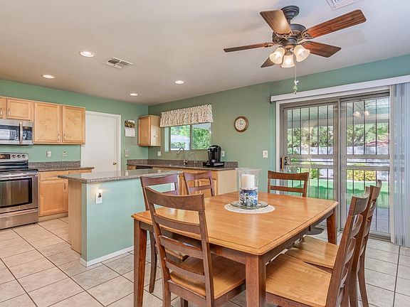 3rd image of 10560 W Jessie Ln