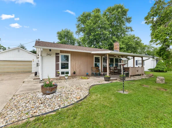 242 Hollybrook Dr, New Whiteland, IN 46184