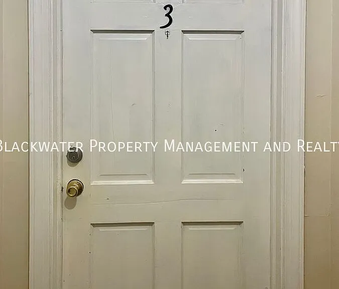 108 E Court St #3 — Photo 3