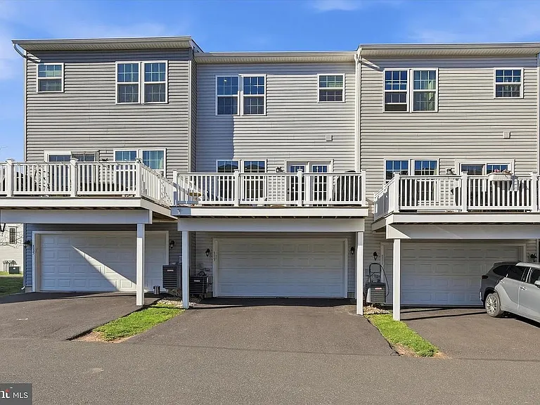 113 Dragon Dr — Photo 3