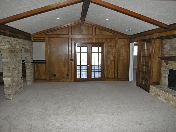4th image of 2413 Delmar Dr