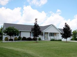 W6913 Brookview Dr, Fond Du Lac, WI 54937