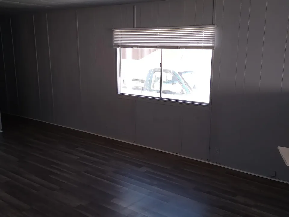 2433 Central Ave