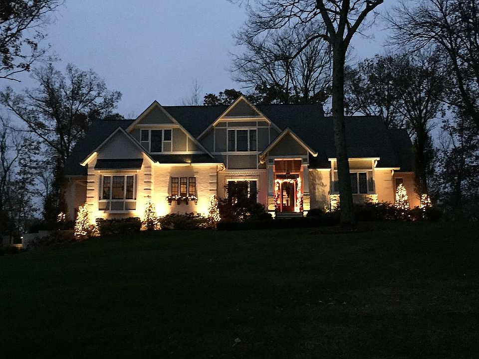 2nd image of 605 Starlit Rd