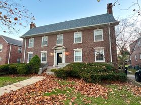 7316 Pershing Ave, Saint Louis, MO