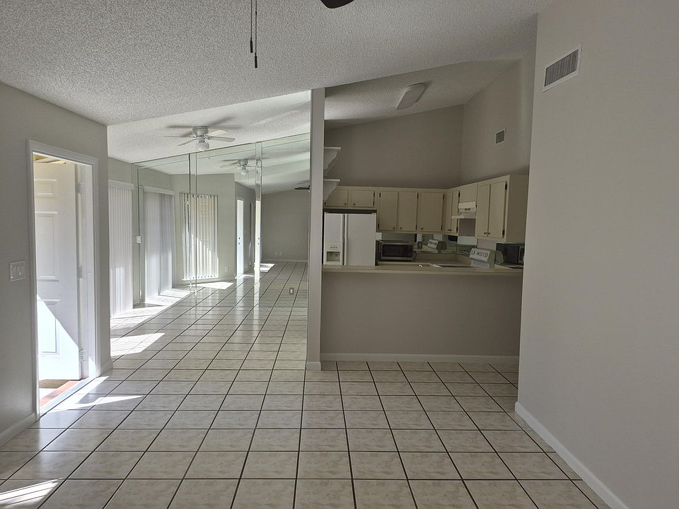 1st image of 394 Springdale Cir