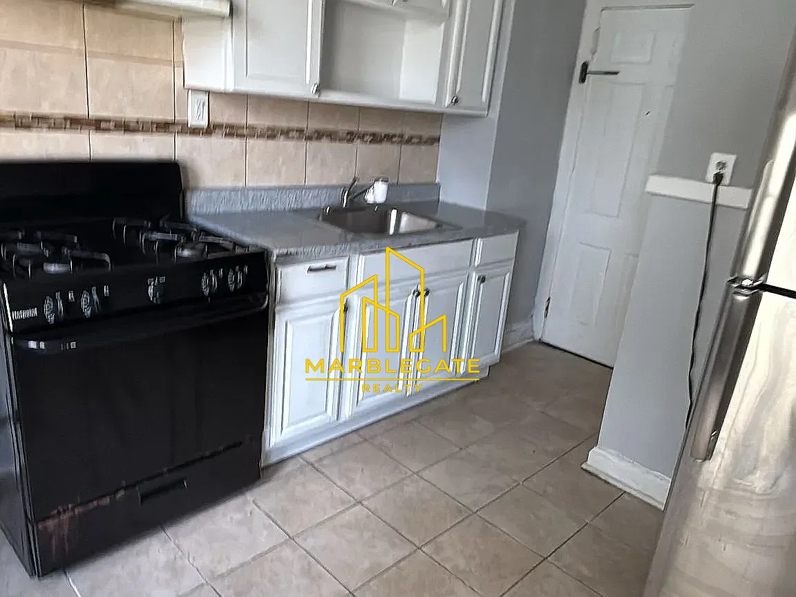 57 Fabyan Pl — Photo 1