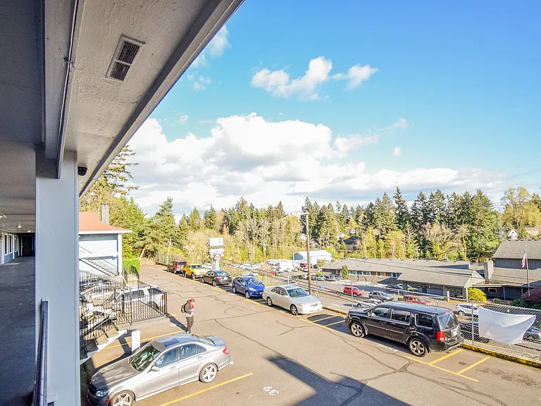 Vista Hills Apartments — Photo 41