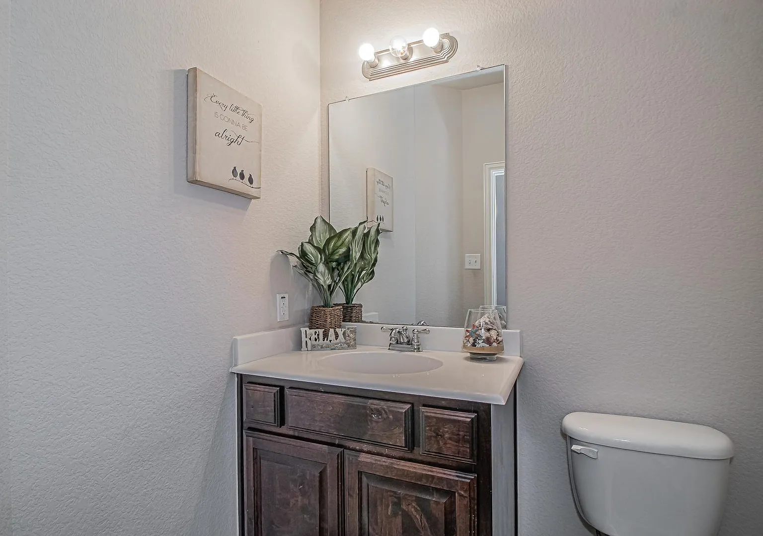 Beautiful Grand Home In Benbrook! — Photo 4