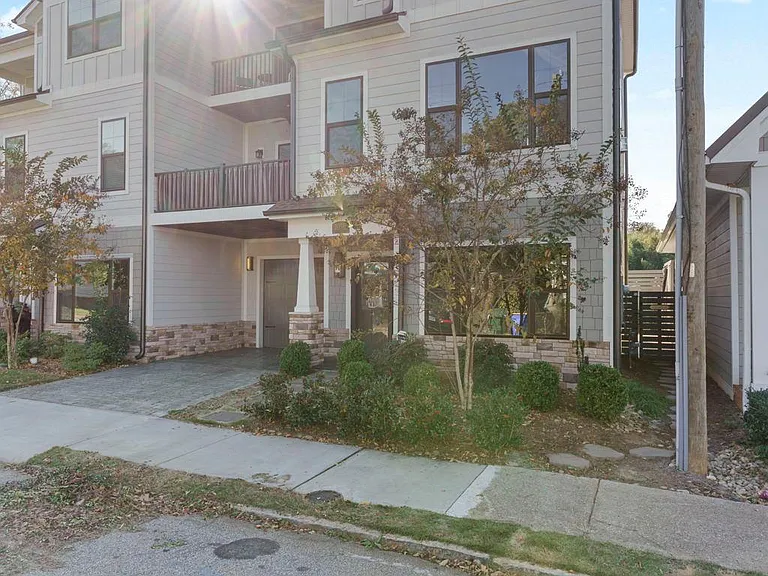 105B McCall St — Photo 6