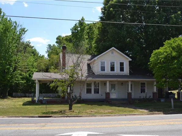 100 W Academy St, Madison, NC 27025