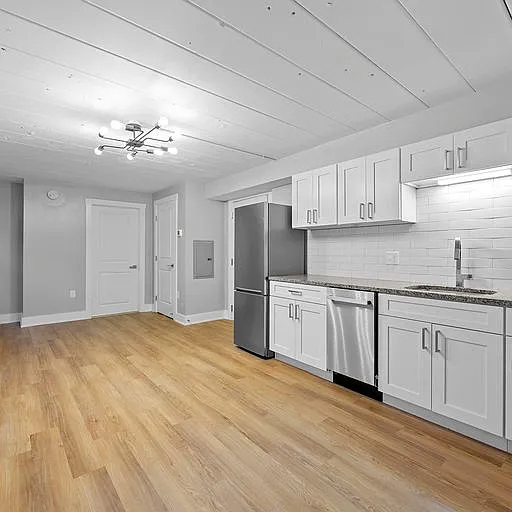 Building Photo - 1640 E Mound St #2-C