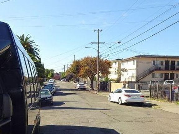 Exterior Neighborhood (street photo)