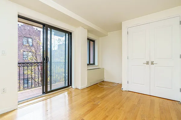 Rented by Astoria Realty | media 7
