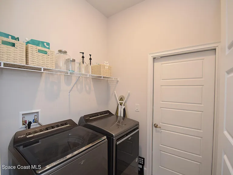 2585 Roygaris St NW — Photo 24