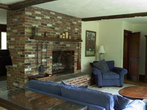 livingroom fireplace