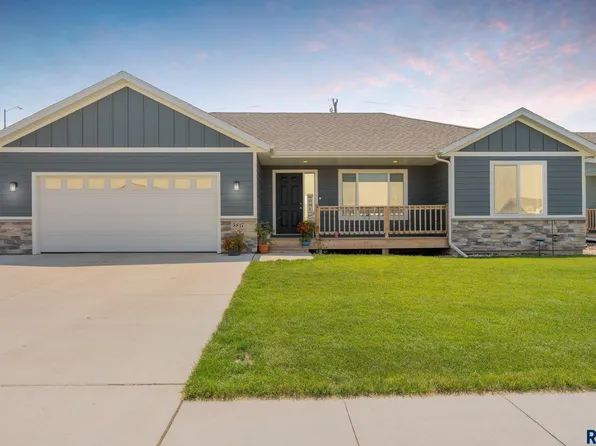 5817 W Greenway Cir, Sioux Falls, SD 57107