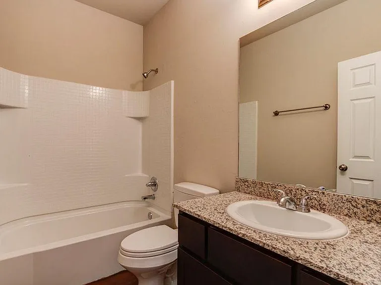 114 Ashley Dr — Photo 18