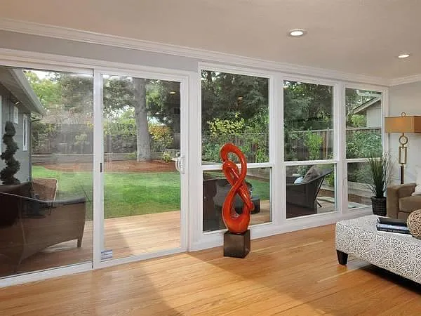 744 Edge Ln — Photo 4