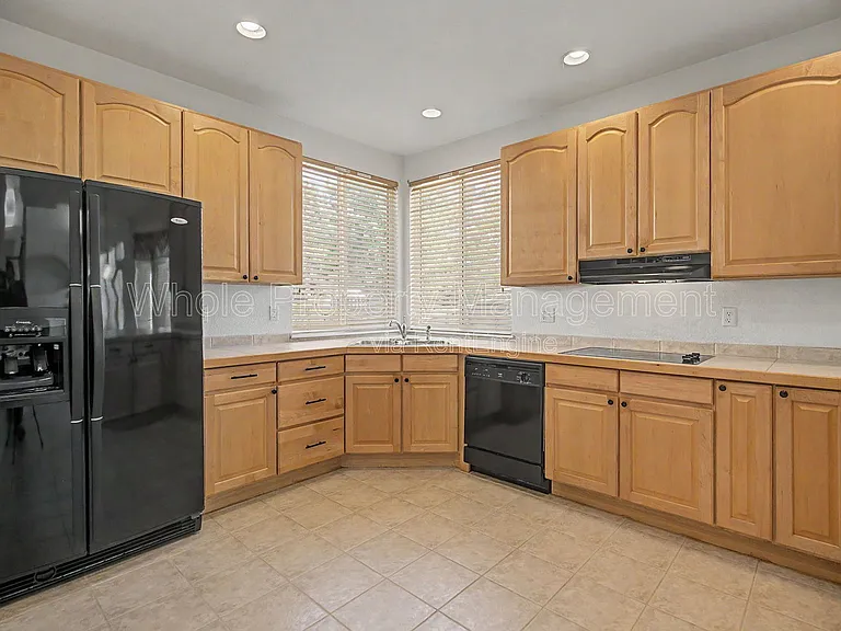 11081 Independence Cir W — Photo 7