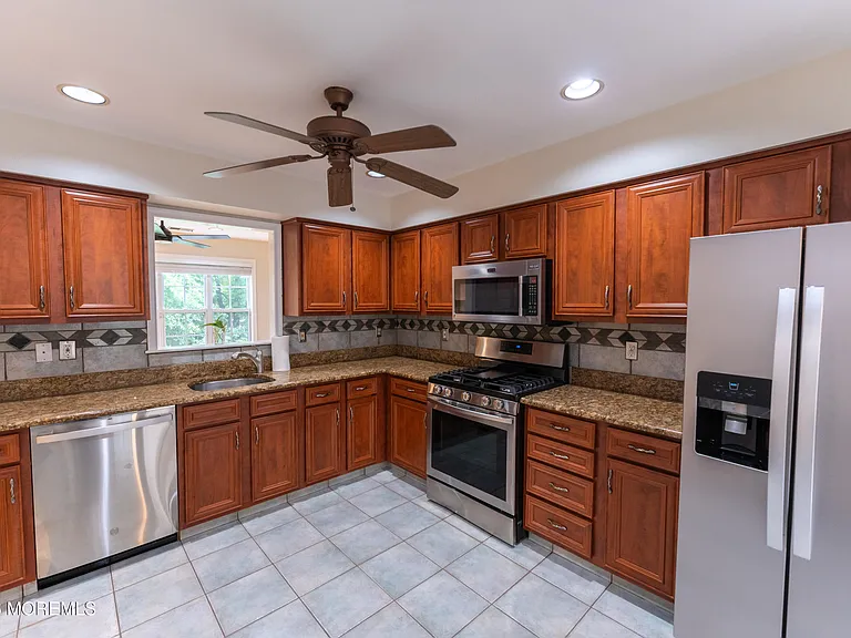 314 Towne Dr #10-4 — Photo 2