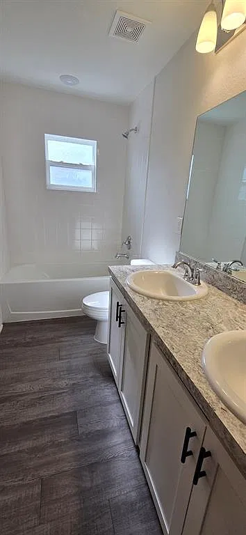 3 bed, 2.0 bath, 1997 sqft, $1,950 — Photo 3