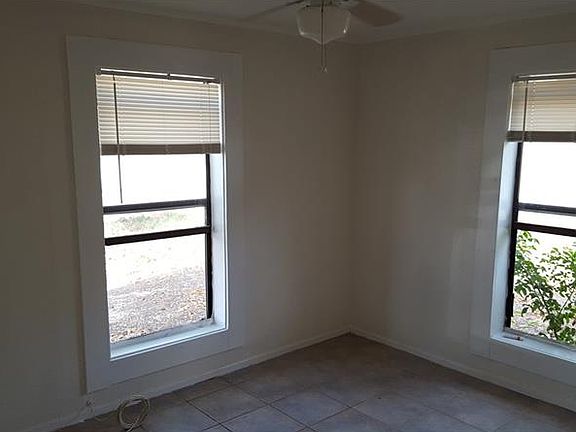 4th image of 1141 32nd St