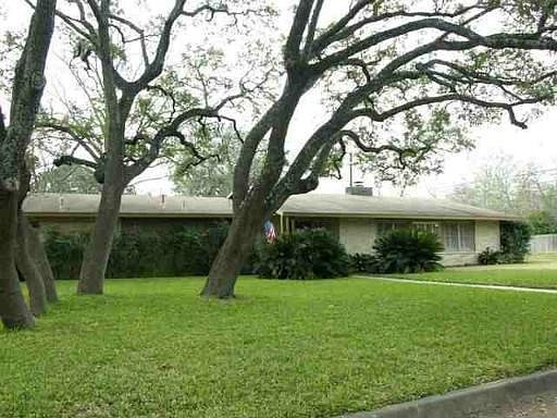 1st image of 202 WYNDALE DR