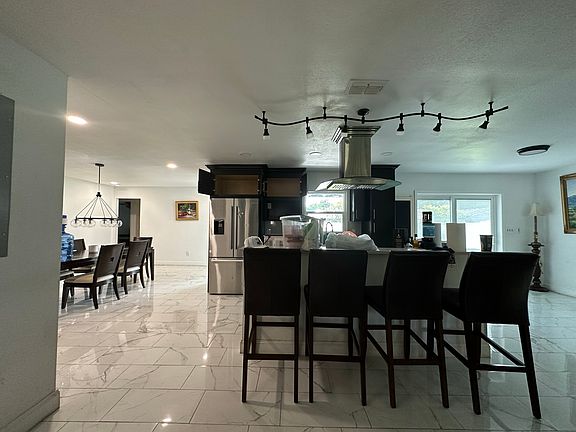 5th image of 3256 Touraine Ave