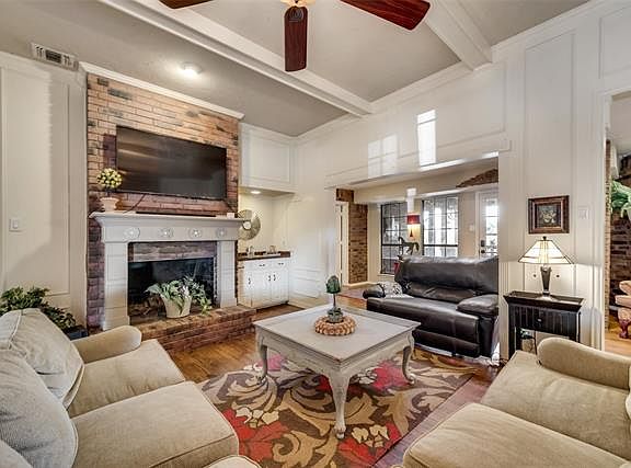 5th image of 1405 Knob Hill Dr