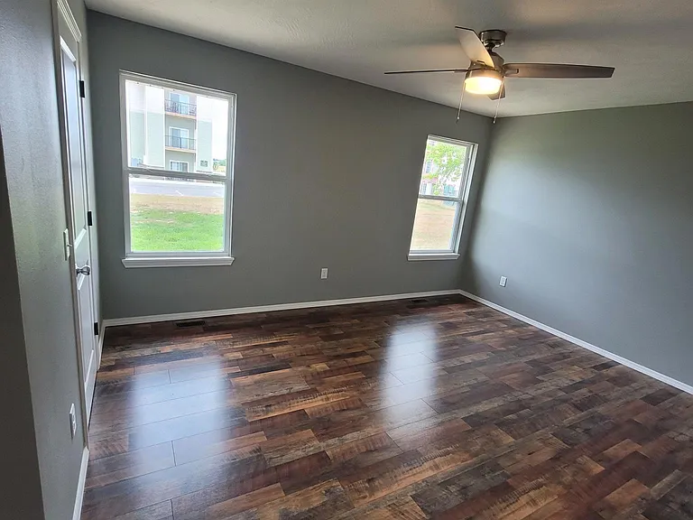 743 Olive St #B — Photo 5