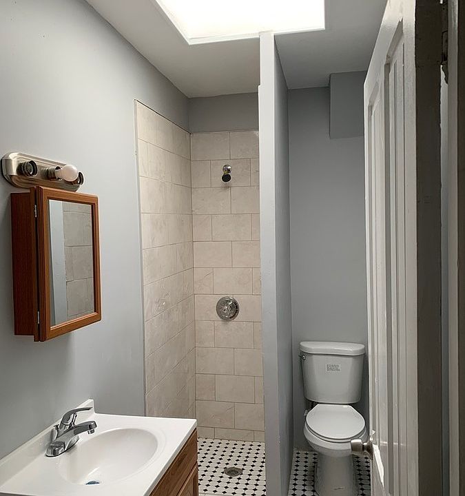 2nd image of 415 Woodward St APT 3