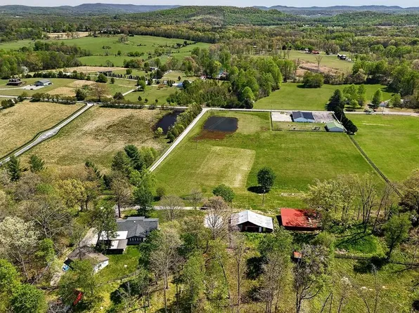 1816 Windle Community Rd, Cookeville, TN 38506