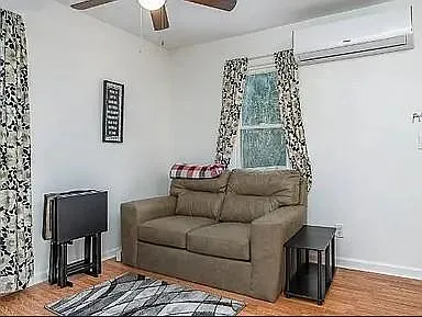 2 bed, 1000 sqft, $1,800 — Photo 3